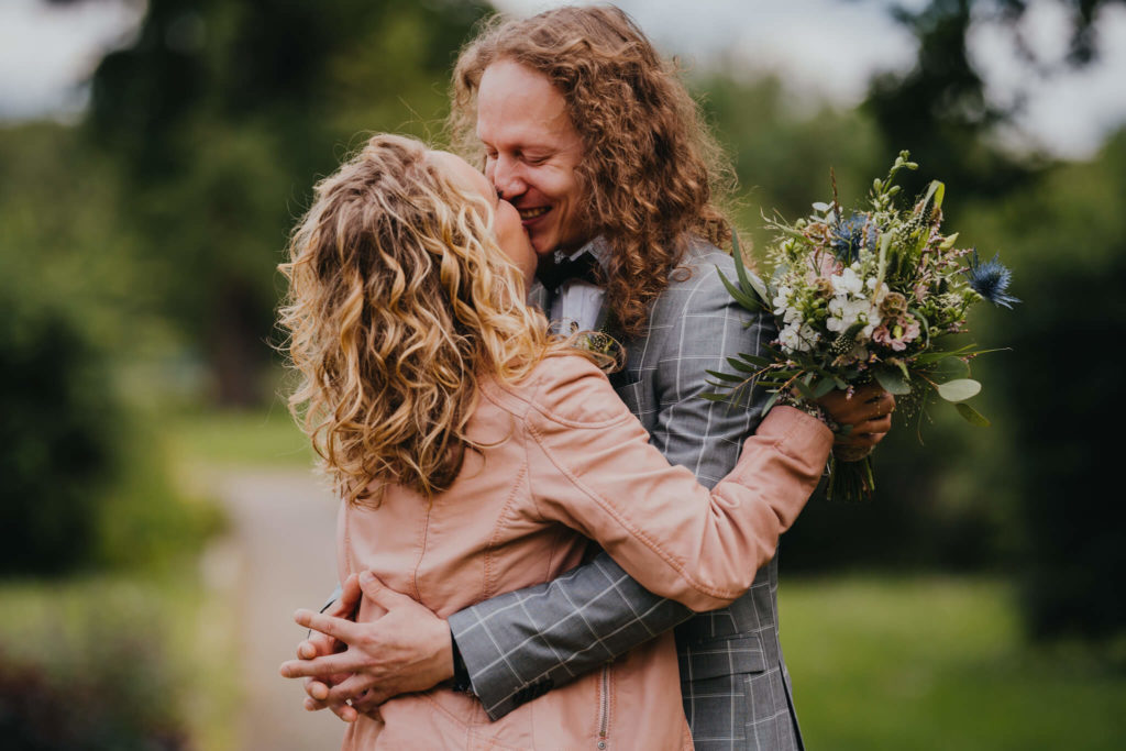 Hochzeitsfotografin_Haus-Voerde-first-look